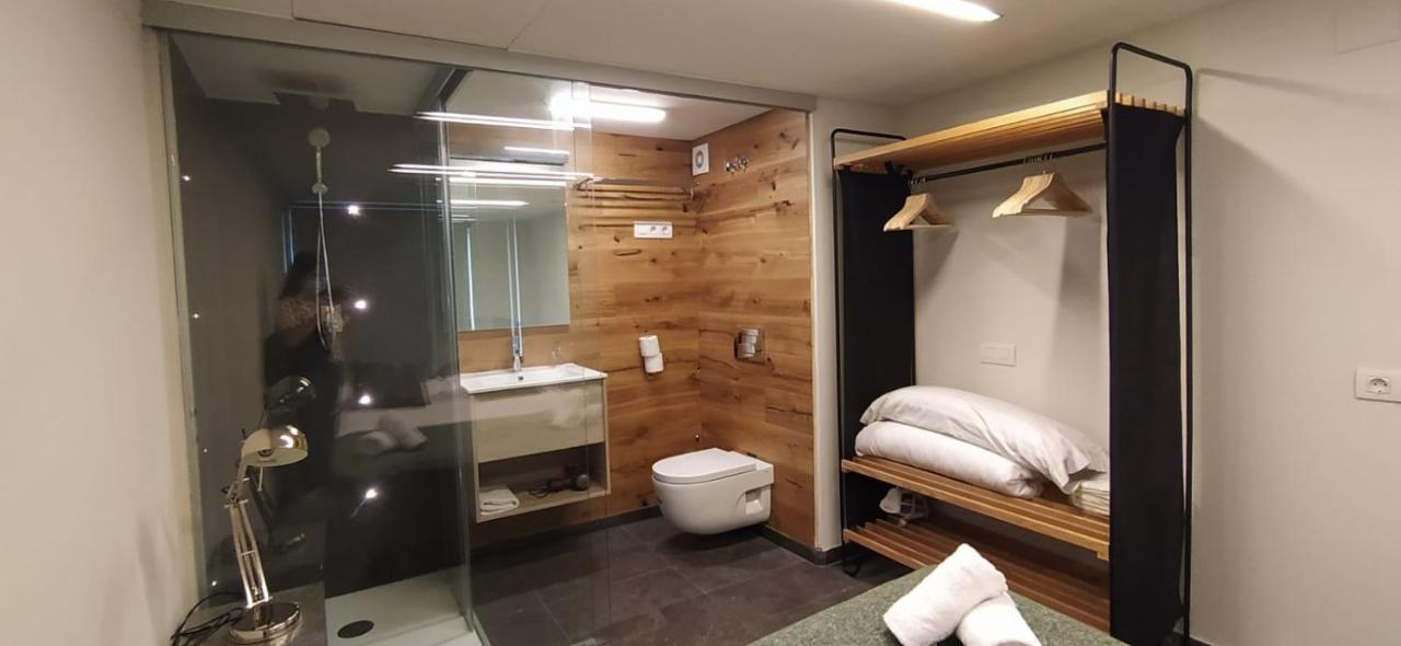 My Space Barcelona Pool City Center Bagian luar foto