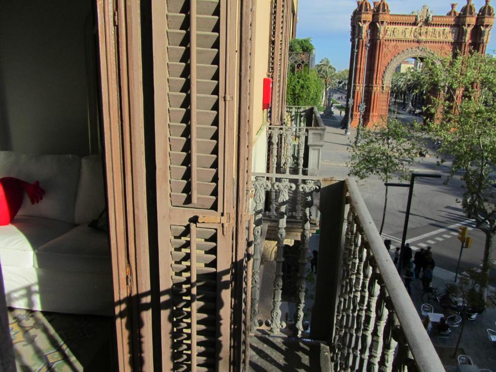 My Space Barcelona Pool City Center Bagian luar foto