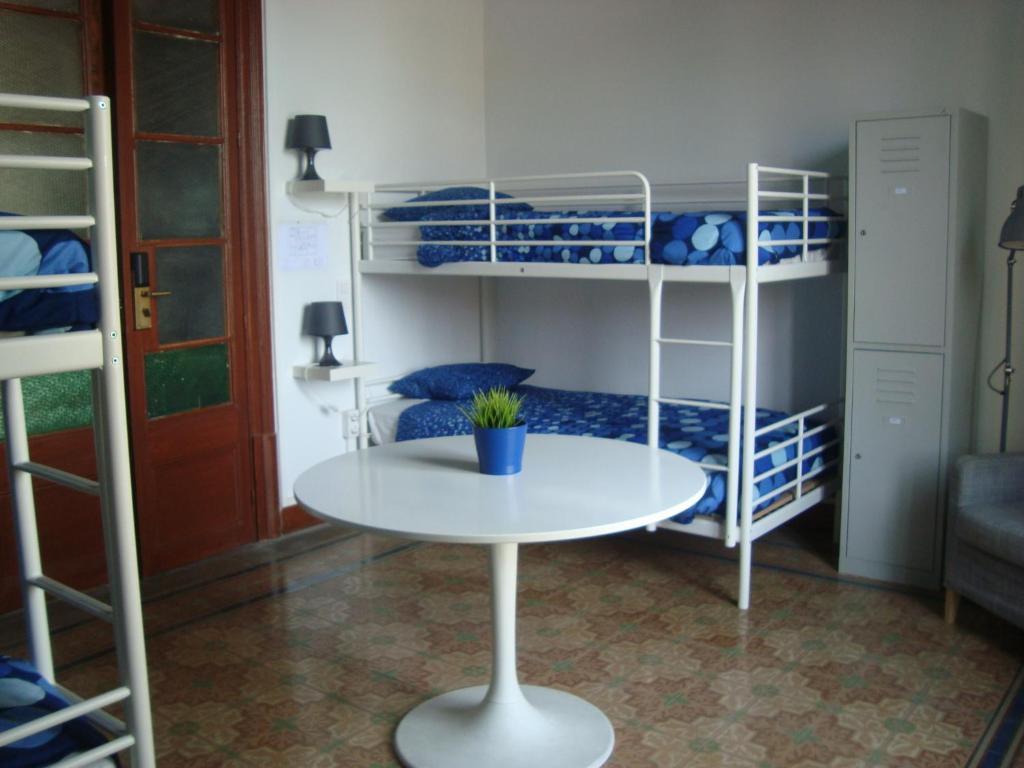 My Space Barcelona Pool City Center Bagian luar foto