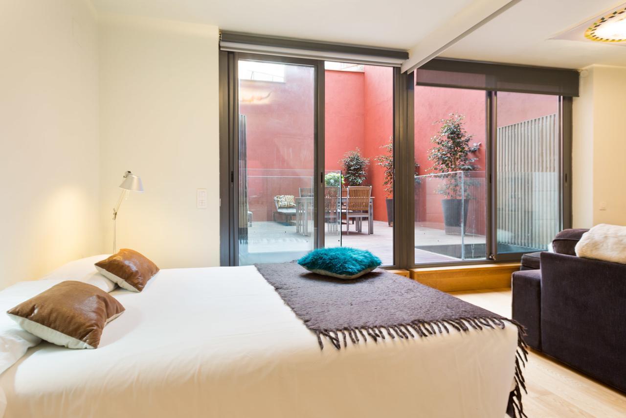 My Space Barcelona Pool City Center Bagian luar foto