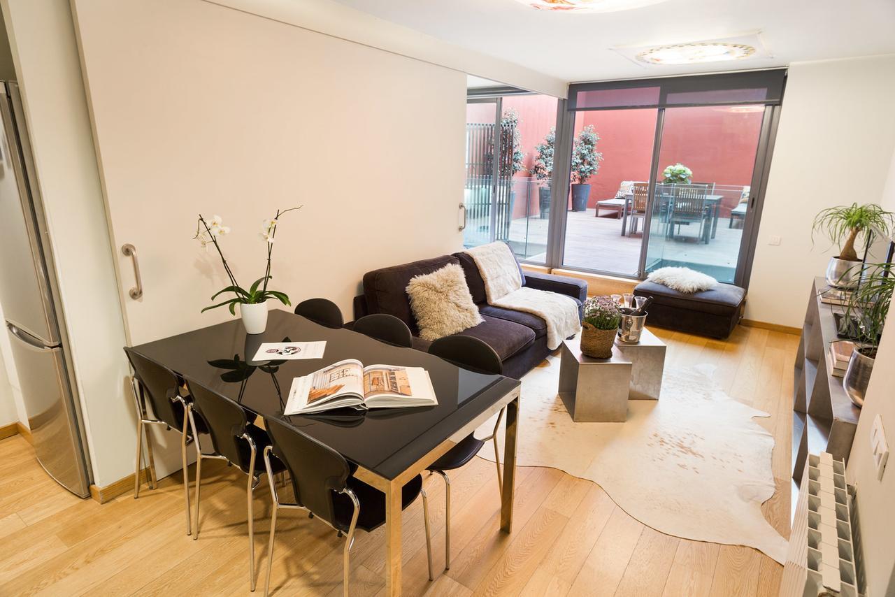 My Space Barcelona Pool City Center Bagian luar foto