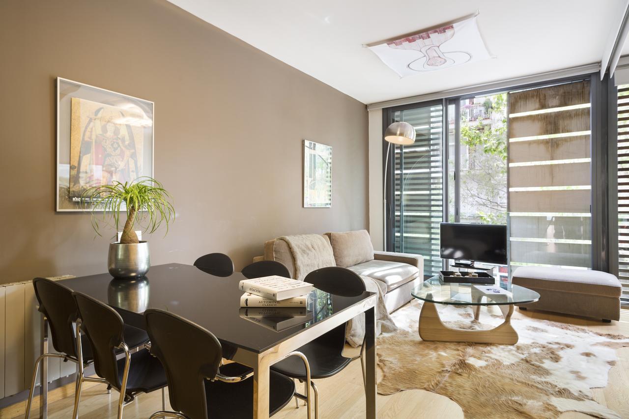 My Space Barcelona Pool City Center Bagian luar foto