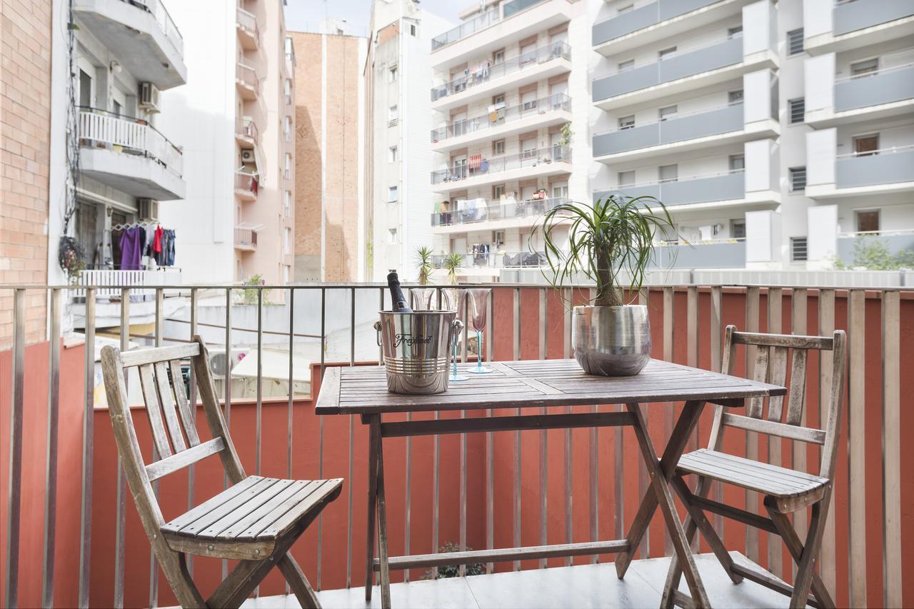 My Space Barcelona Pool City Center Bagian luar foto