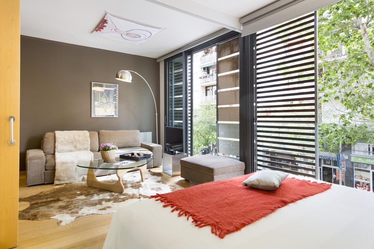 My Space Barcelona Pool City Center Bagian luar foto