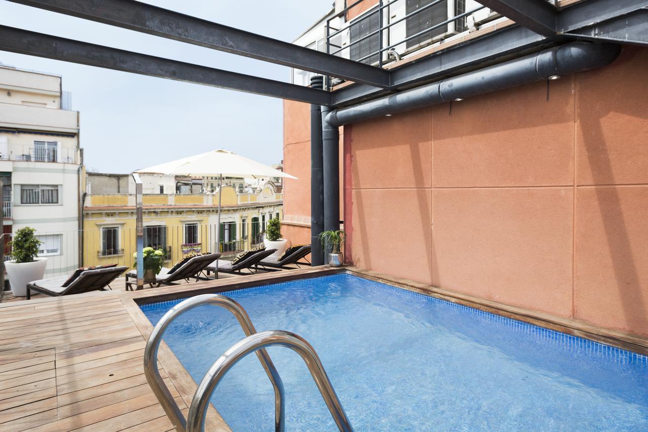 My Space Barcelona Pool City Center Bagian luar foto