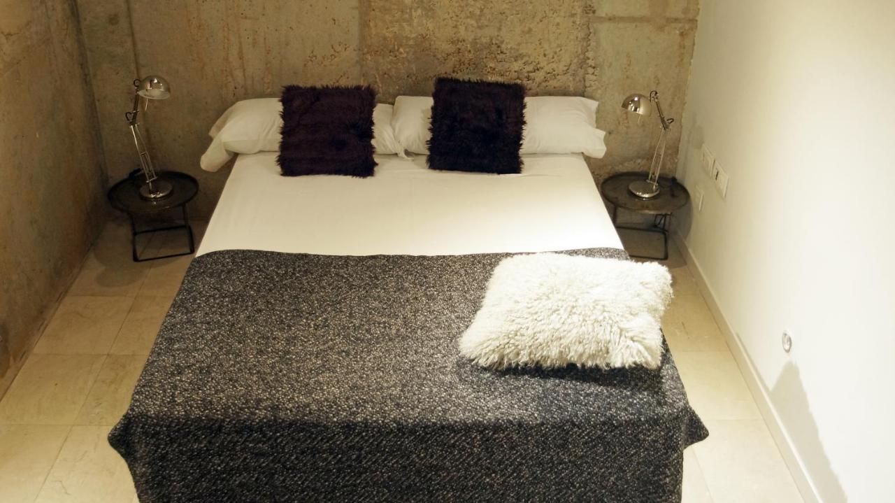 My Space Barcelona Pool City Center Bagian luar foto