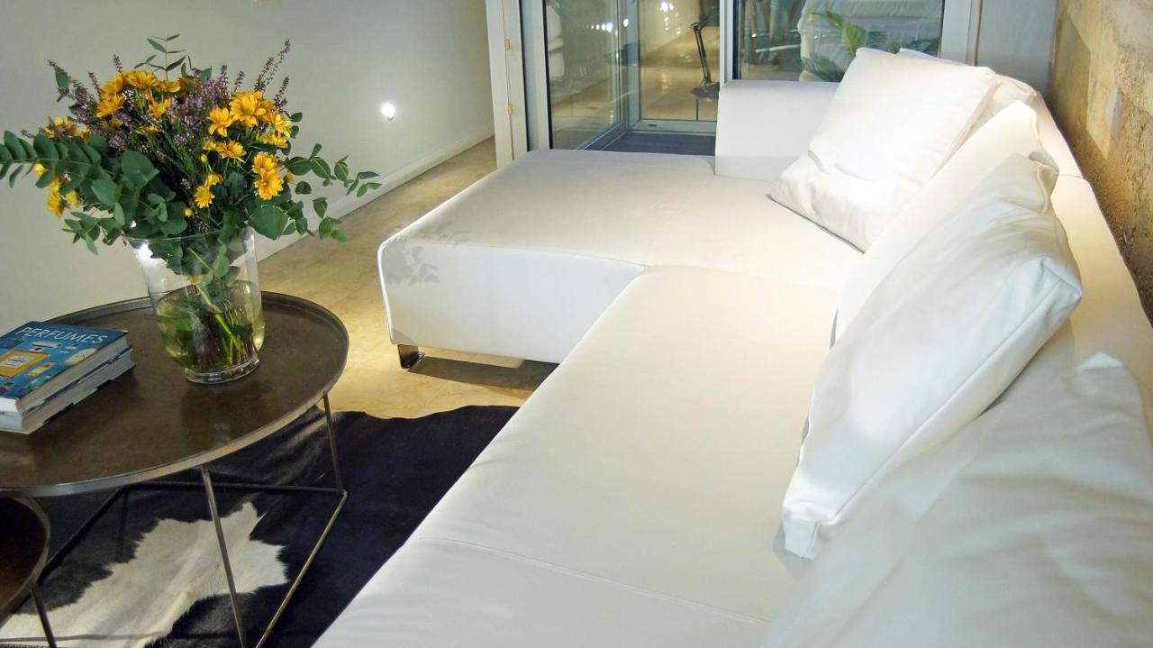 My Space Barcelona Pool City Center Bagian luar foto