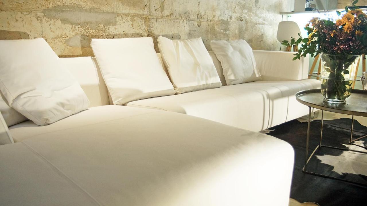 My Space Barcelona Pool City Center Bagian luar foto